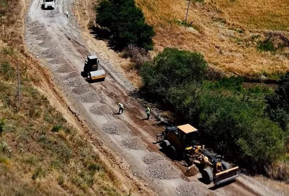 9 məntəqəni birləşdirən yol yenidən qurulur 9 məntəqəni birləşdirən yol yenidən qurulur