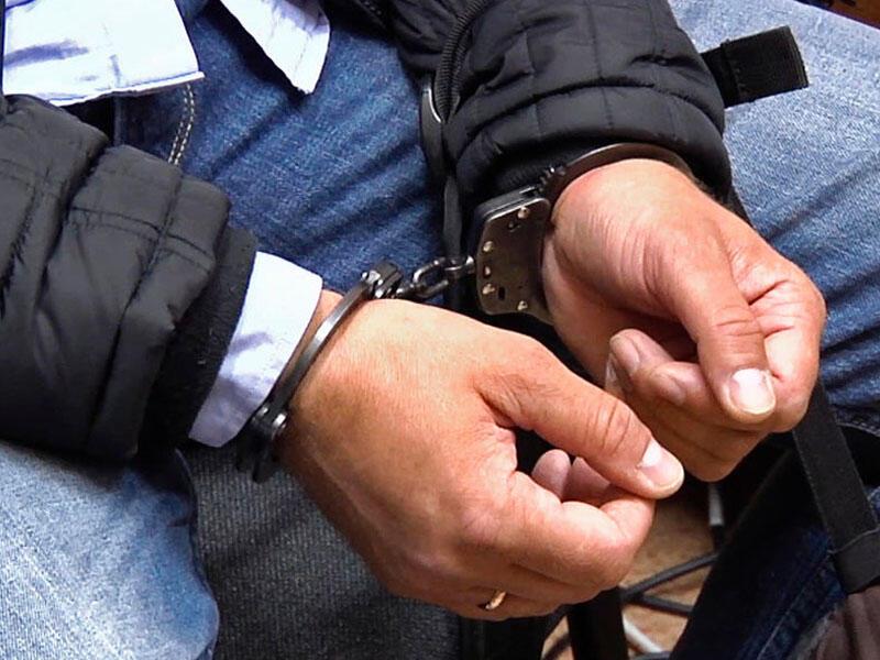 Usta işlədiyi evə girib pul oğurladı