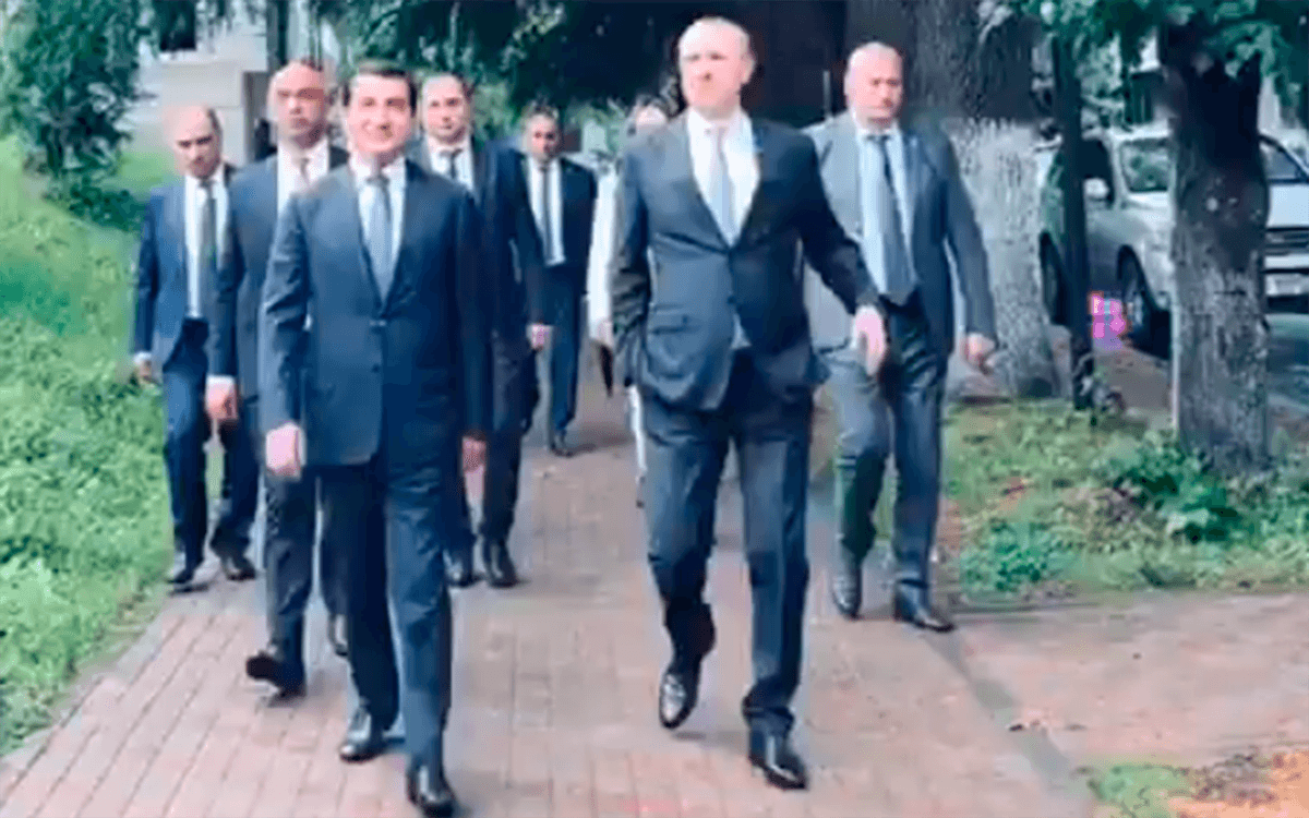 Prezidentin köməkçisi Dilicanda - Video