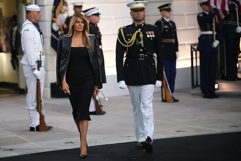 Melaniya Trampın görünüşü müzakirələrə səbəb oldu - FOTO