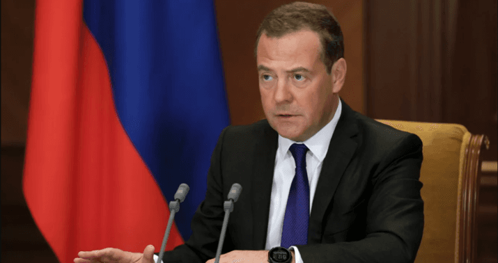 Medvedev: İran “nüvə silahı”ndan istifadə edəcək