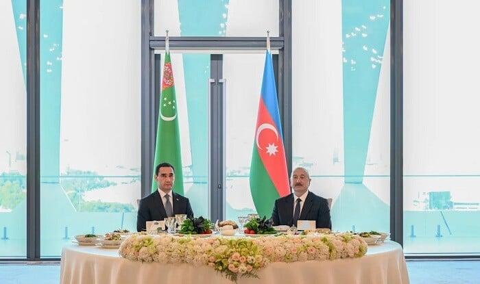İlham Əliyev Berdiməhəmmədovun şərəfinə ziyafət verdi