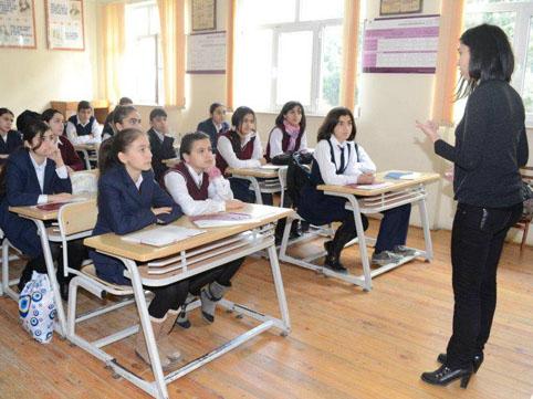 Azərbaycanda şagirdlərin sayı açıqlanıb
