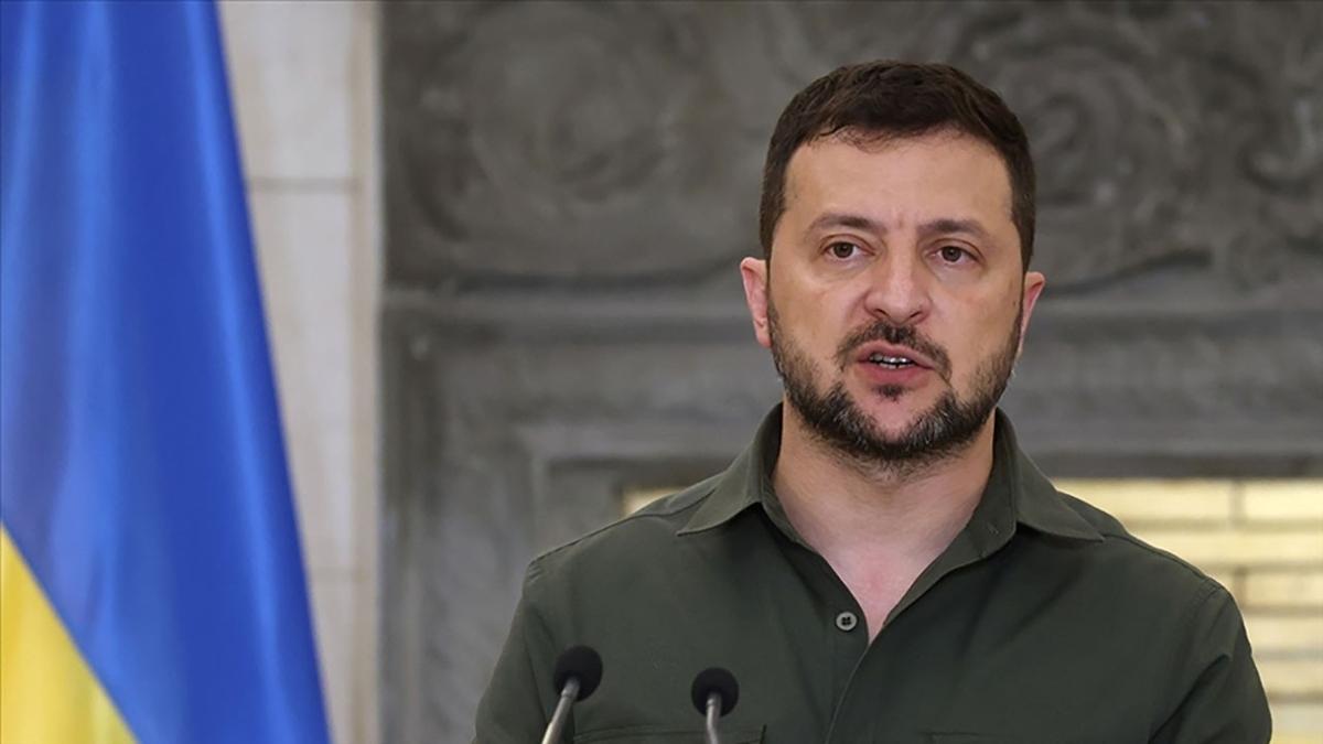 Zelenski Rusiyada vurulan zavoddan danışdı