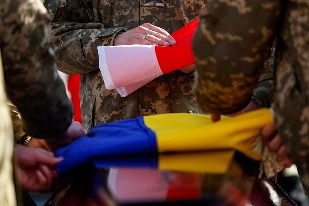Polşa siyasətçiləri Ukrayna ordenlərini geri qaytarırlar