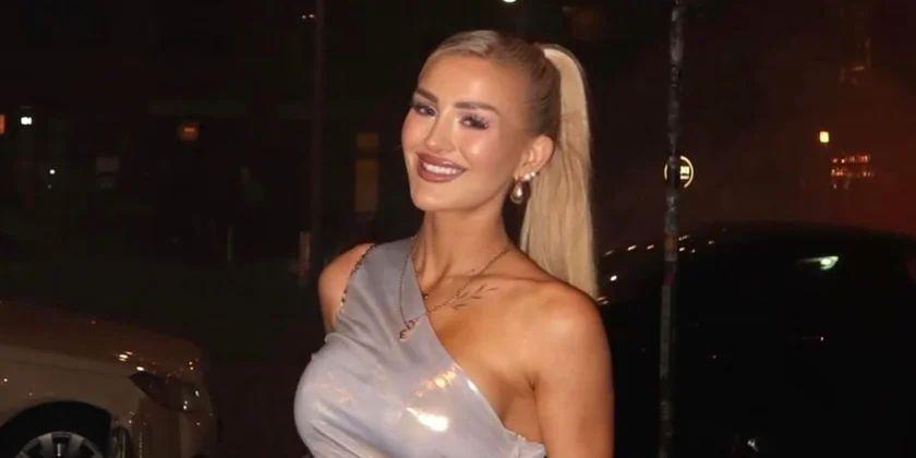 Məşhur bloqqerə çılpaq təyyarəyə minməyə icazə verilmədi