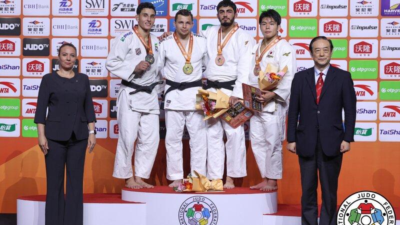 Cüdoçumuz bürünc medal qazandı