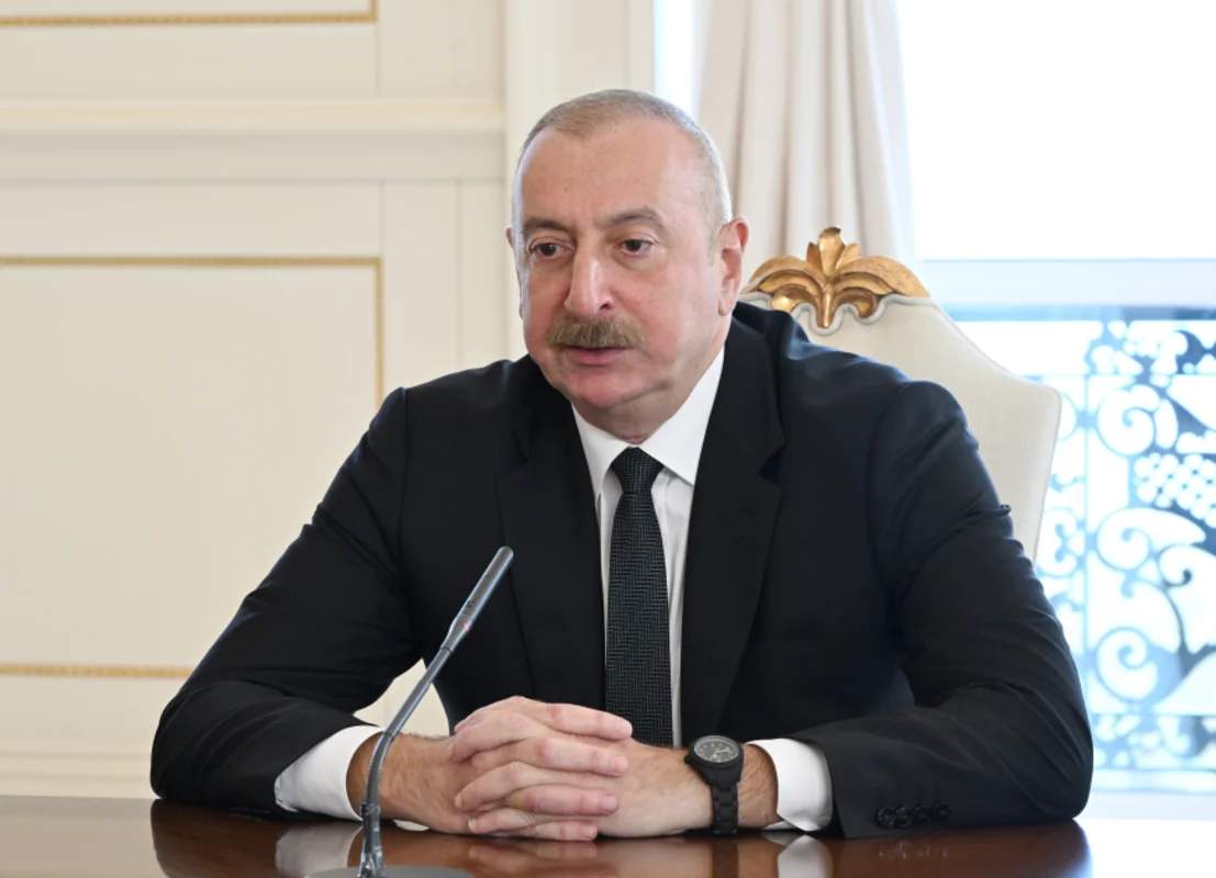 Dövlət başçısı: "Bu gün hər bir istiqamətdə Azərbaycanın ərazisindən keçən yük həcmi artır" Dövlət başçısı: "Bu gün hər bir istiqamətdə Azərbaycanın ərazisindən keçən yük həcmi artır"