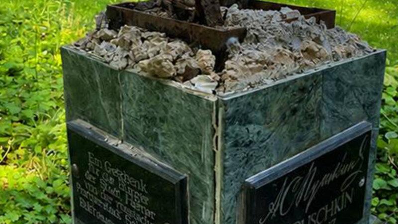 Almaniyada Puşkinin abidəsi oğurlanıb