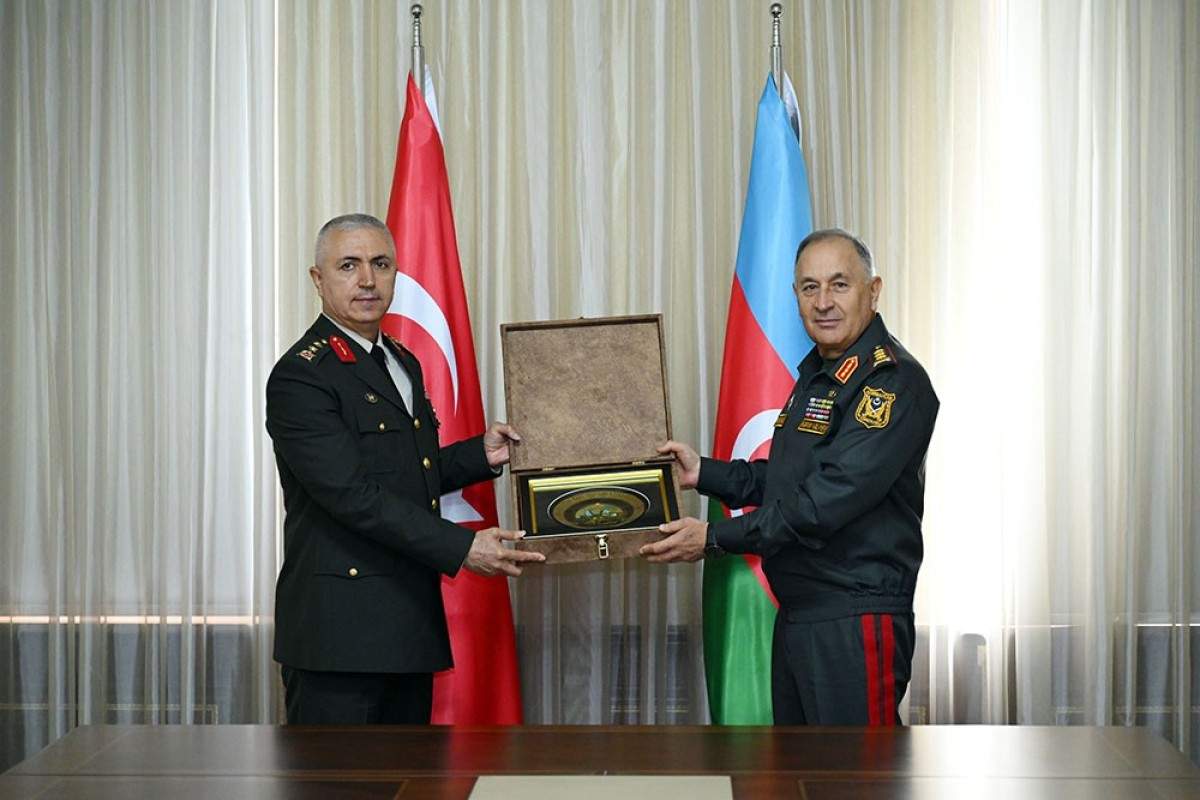 Kərim Vəliyev türkiyəli generalın rəhbərlik etdiyi heyətlə görüşüb Kərim Vəliyev türkiyəli generalın rəhbərlik etdiyi heyətlə görüşüb
