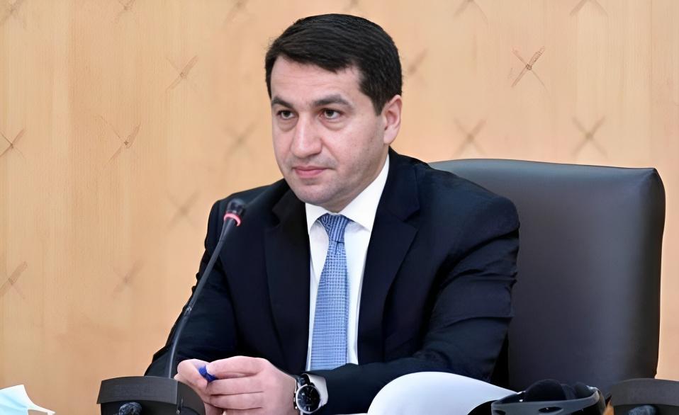 Hikmət Hacıyev İlham Əliyev və Ursula fon der Lyayenin görüşündən paylaşım edib