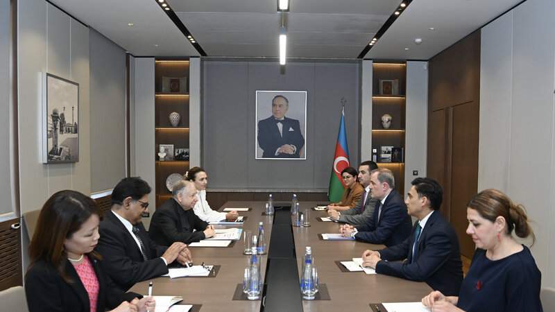 Ceyhun Bayramov BMT rəsmisi ilə görüşdü Ceyhun Bayramov BMT rəsmisi ilə görüşdü