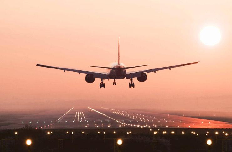 “Qatar Airways”in təyyarəsi Bakıya TƏCİLİ ENİŞ ETDİ