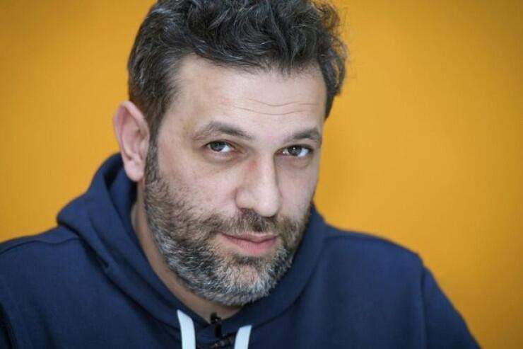Taleh Yüzbəyov susqunluğunu pozdu: "Siz ali cins deyilsiniz" Taleh Yüzbəyov susqunluğunu pozdu: "Siz ali cins deyilsiniz"