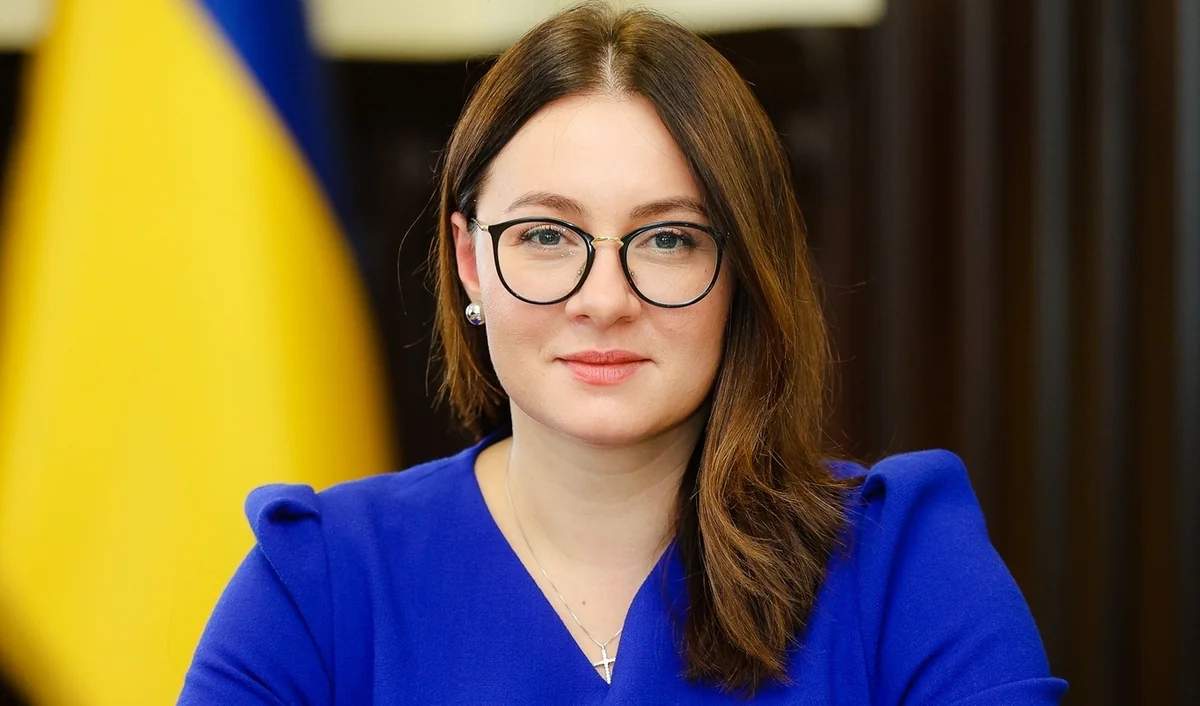 Ukrayna Baş naziri istefa verdi Ukrayna Baş naziri istefa verdi