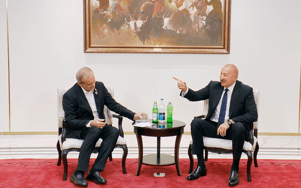Pezeşkiana İlham Əliyevdən su təklifi: “Naxçıvanın suları da var” Pezeşkiana İlham Əliyevdən su təklifi: “Naxçıvanın suları da var”